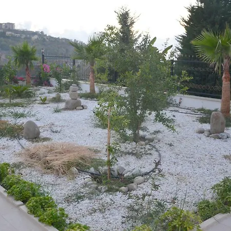 Nieuwe Duplex Met 6 Slaapkamers En Twee Woonkamers Plus Kinderbad Kargicak (Alanya)