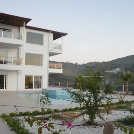 Villa Nieuwe Duplex Met 6 Slaapkamers En Twee Woonkamers Plus Kinderbad *