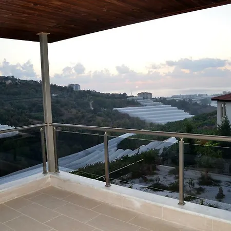Nieuwe Duplex Met 6 Slaapkamers En Twee Woonkamers Plus Kinderbad * Kargicak (Alanya)