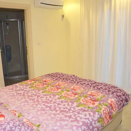 Nieuwe Duplex Met 6 Slaapkamers En Twee Woonkamers Plus Kinderbad * Kargicak (Alanya)