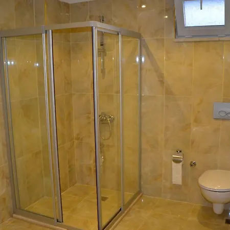 Nieuwe Duplex Met 6 Slaapkamers En Twee Woonkamers Plus Kinderbad Villa *